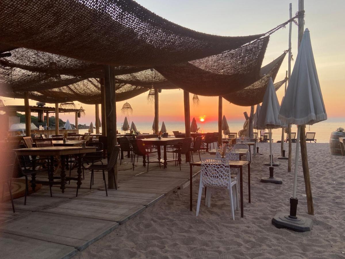 Les Lodges De La Plage U Dragulinu ซารี โซเลนซารา ภายนอก รูปภาพ